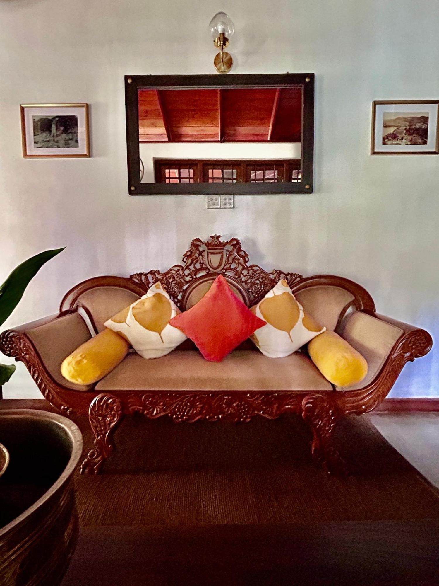 Colonial Residence Канди Экстерьер фото